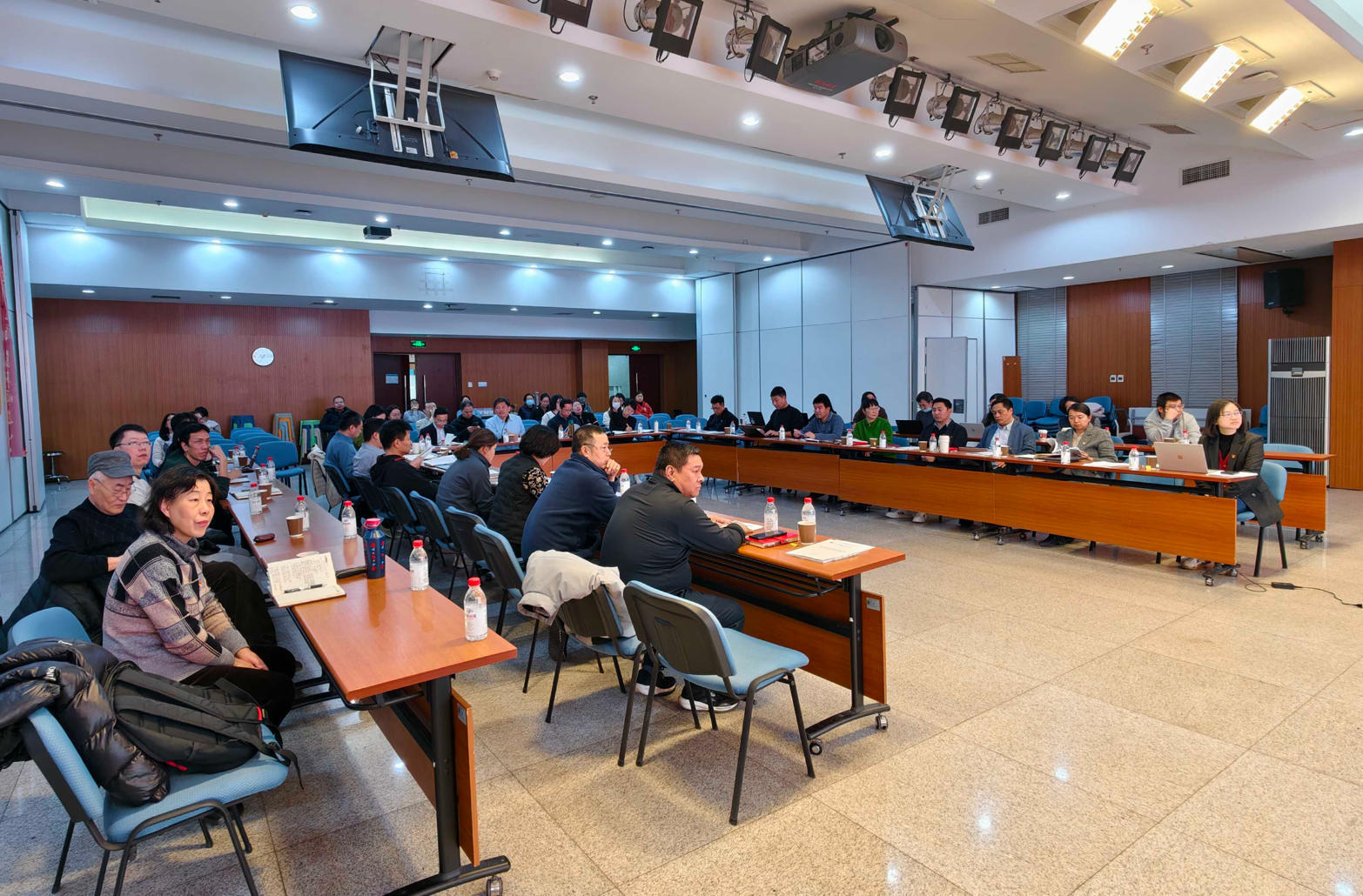 永乐高ylg888888召开2025年度基层党组织工作述职考评会议